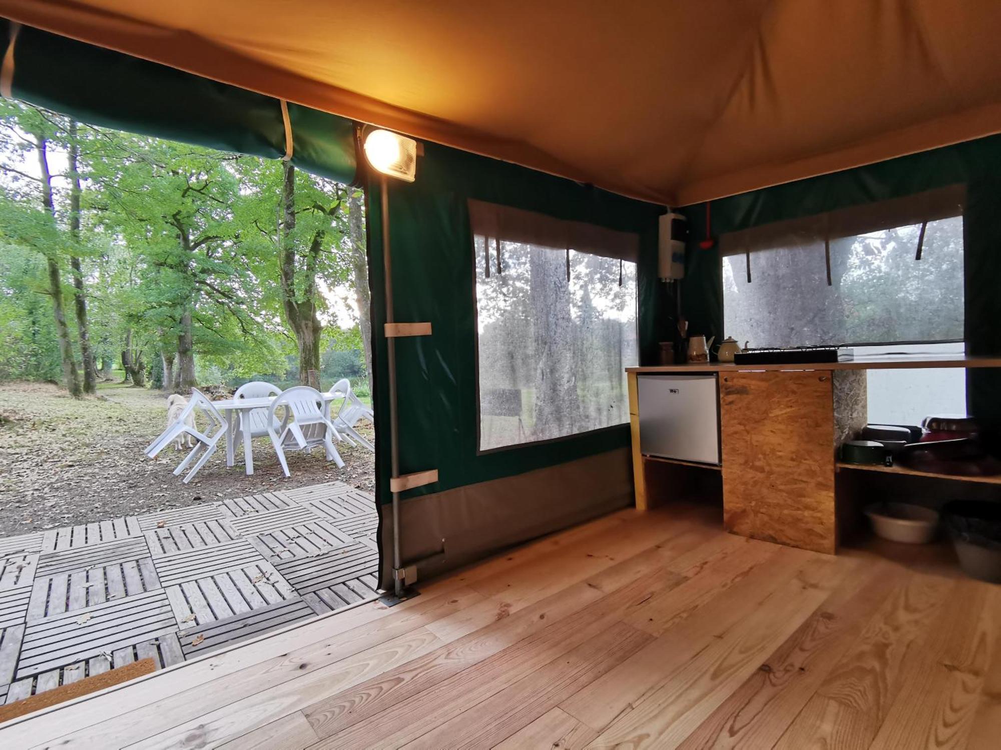 Camping De La Chagnee Saint-Aubin-le-Cloud Oda fotoğraf